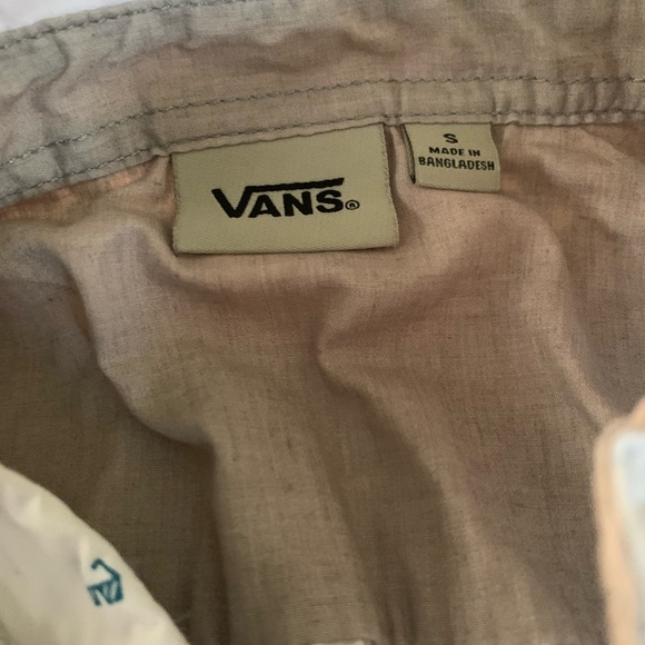 Vans- size small mens short sleeve button down. Like New! - Picture 3 of 3